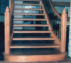 Solid-Oak-Staircase-Bottom-Step
